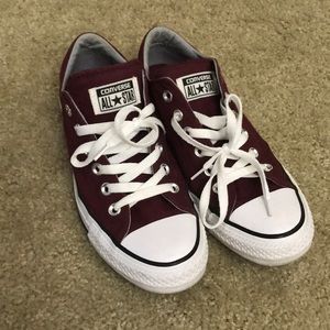 Maroon Converse! Women’s 8